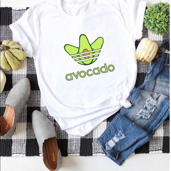 THE cutest Avocado t- shirt 🥑🥰 - Picture 2 of 3